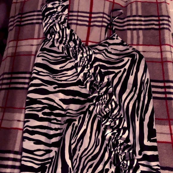 Express One Shoulder Design Top - Picture 1 of 2